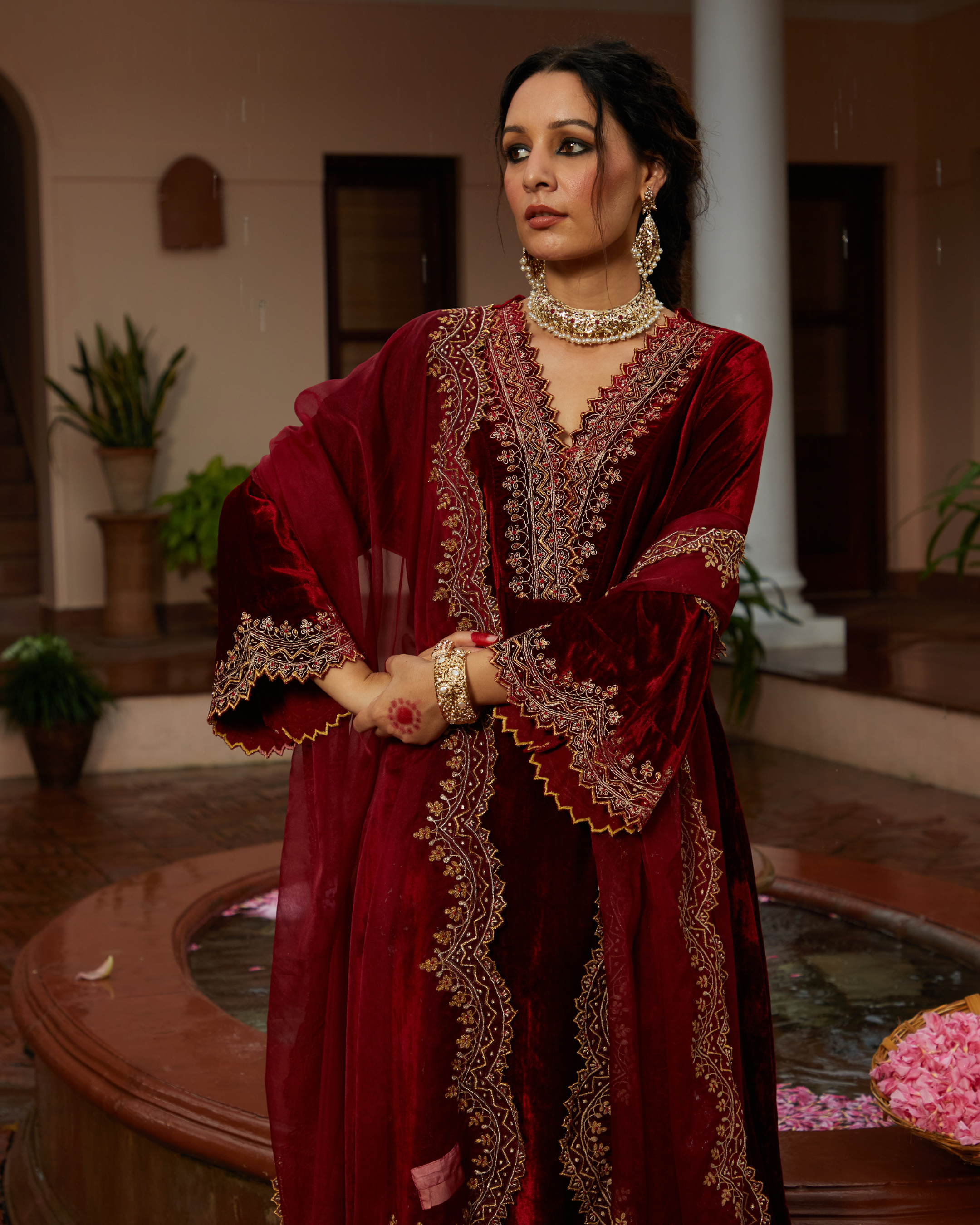 Dilbaro Ruby Red Jadau Choker Set with Earrings - QUEENS JEWELS