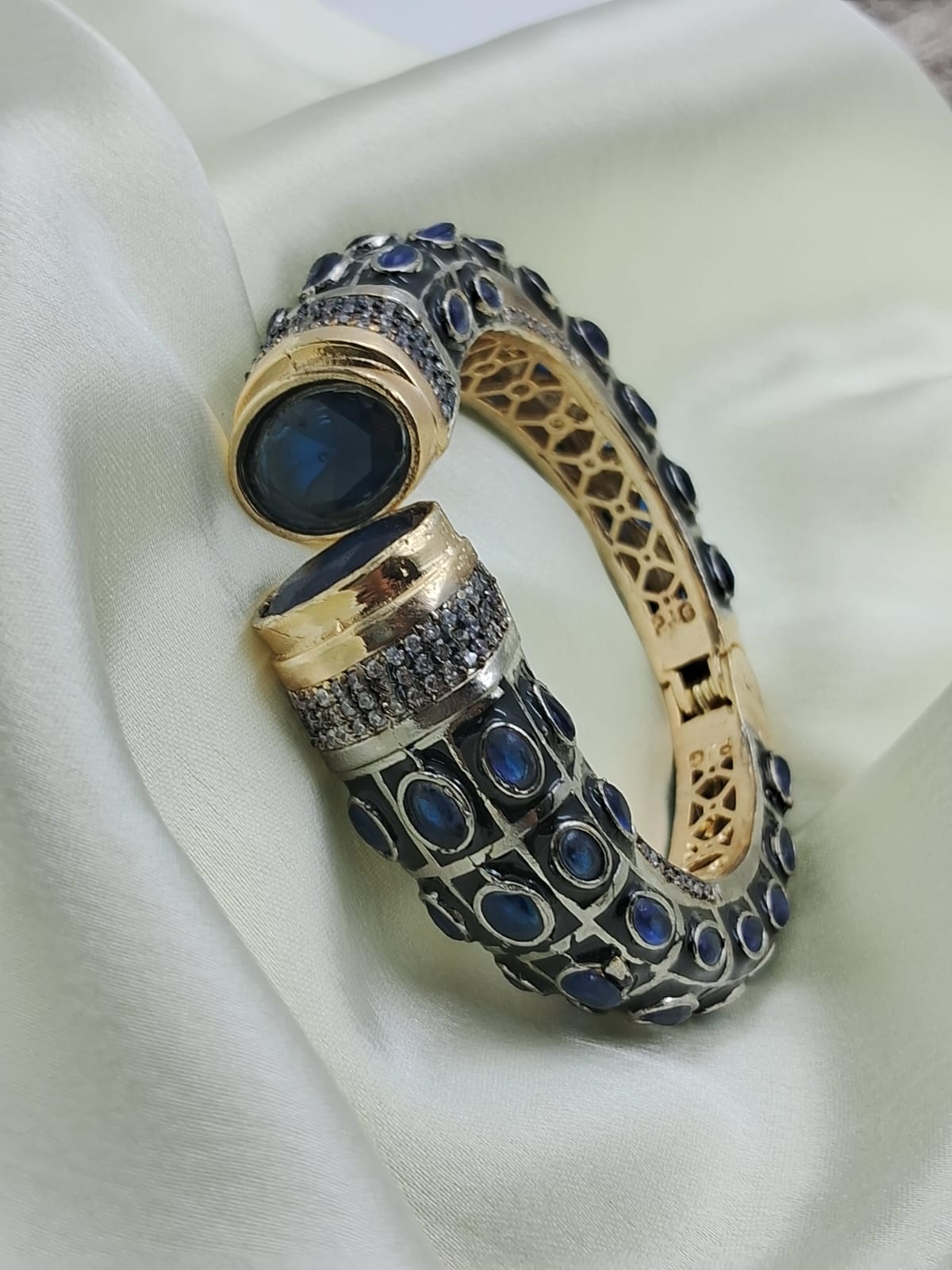 Victorian Style Adjustable Bracelet- 2.4 Size - QUEENS JEWELS