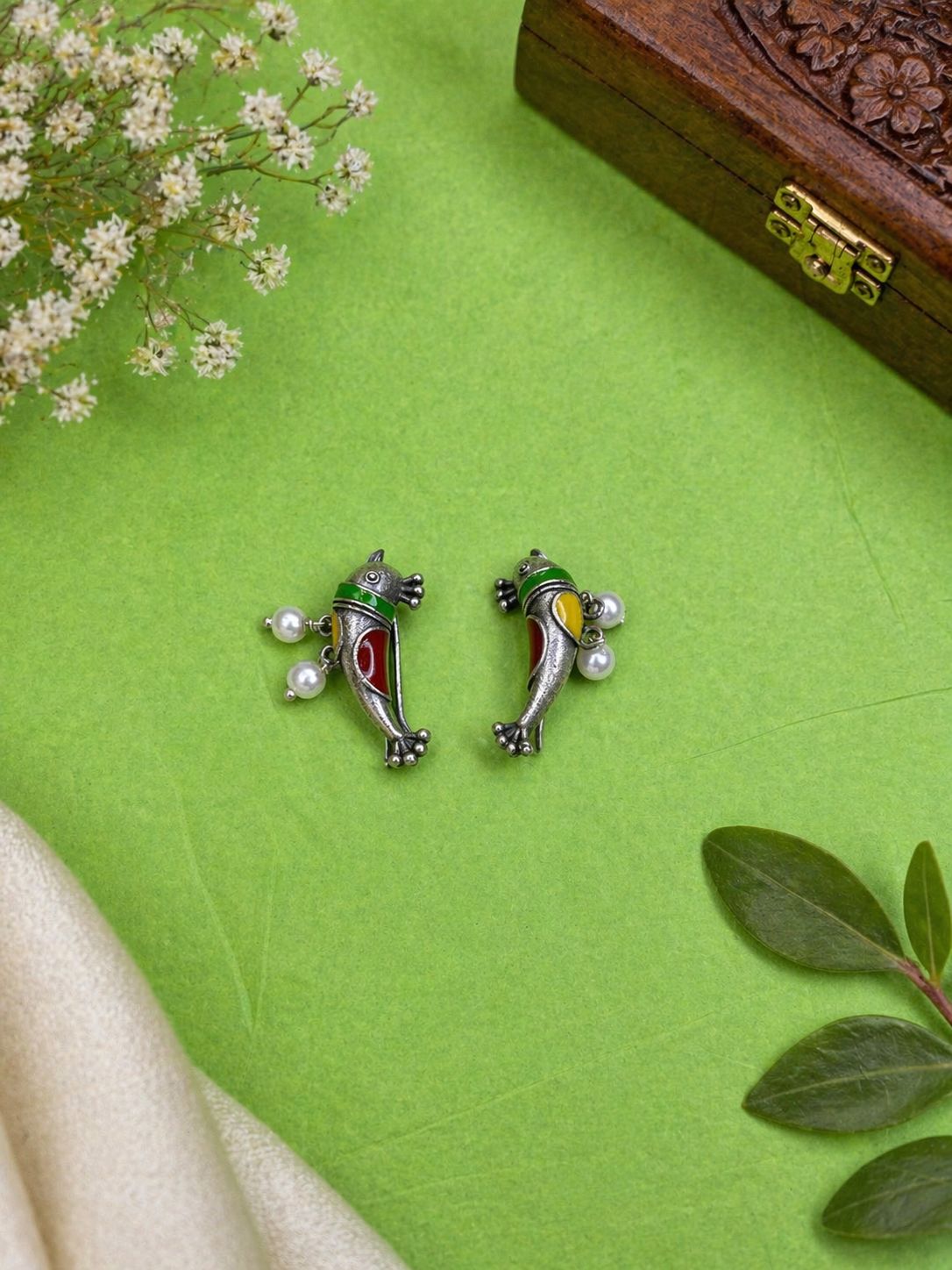 Sia Pakhi Charm Earrings - QUEENS JEWELS 