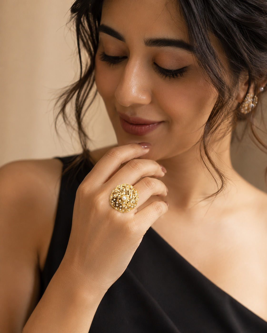 White Jadau Adjustable Ring 