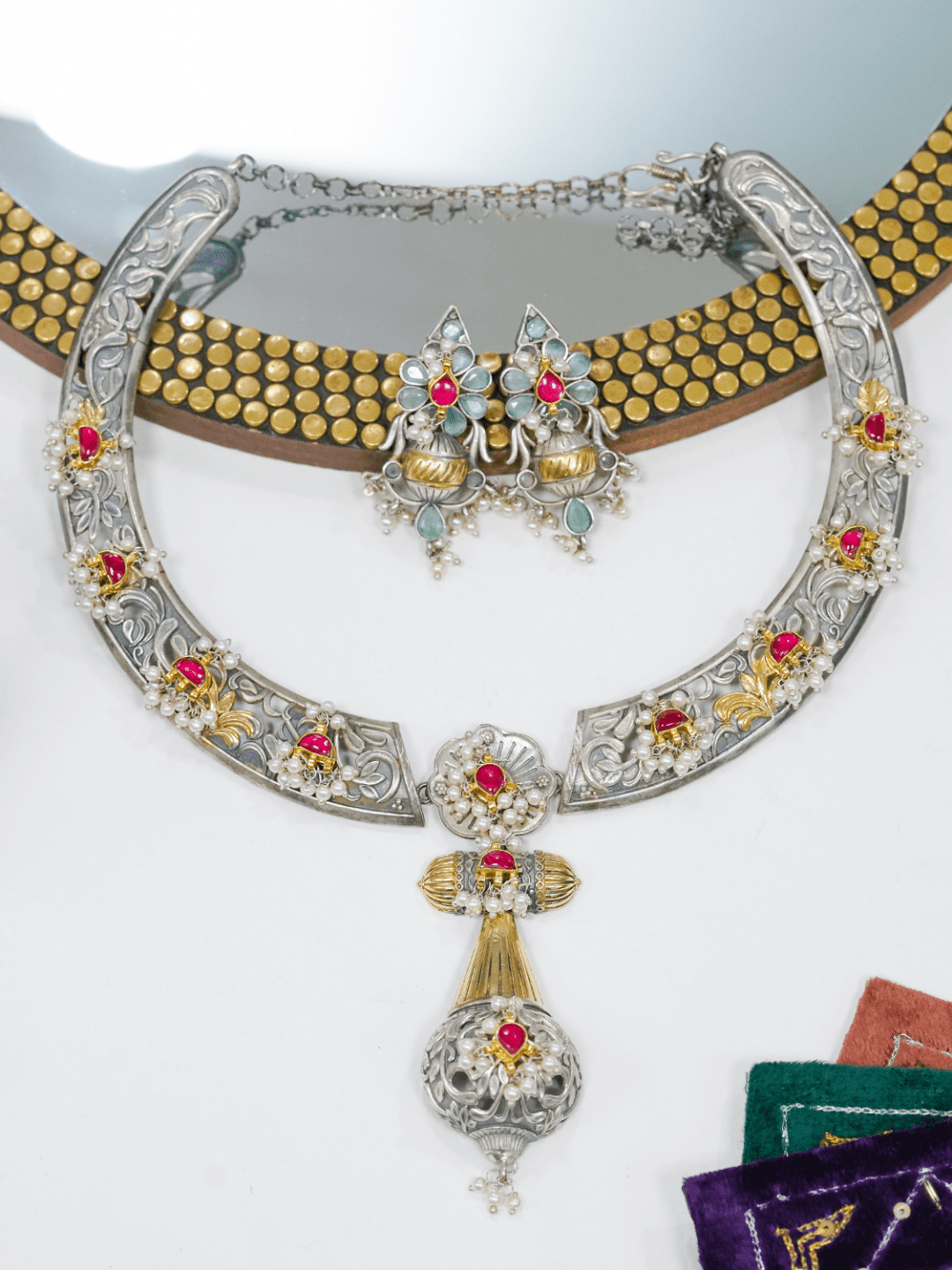 Adhira Tribal Kundan Hasli Choker with Earrings (Necklace & Earrings Set) - QUEENS JEWELS