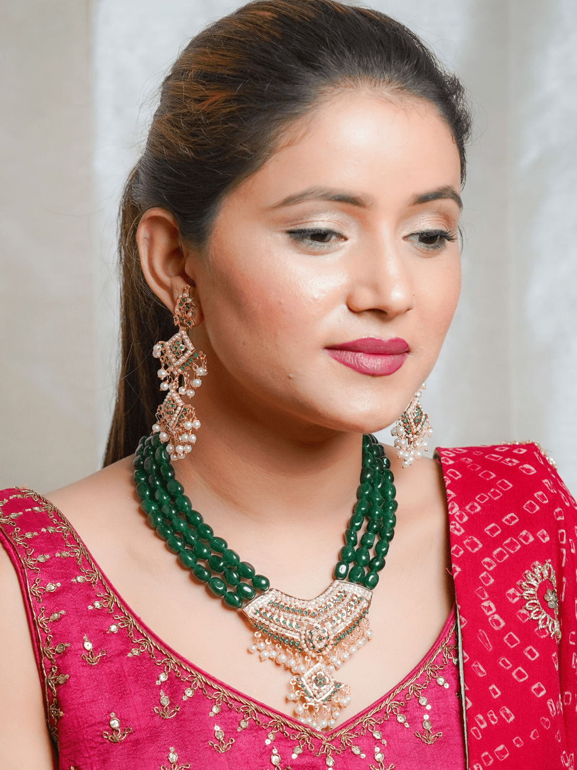 Green mani stones tanmaniya necklace set with earrings